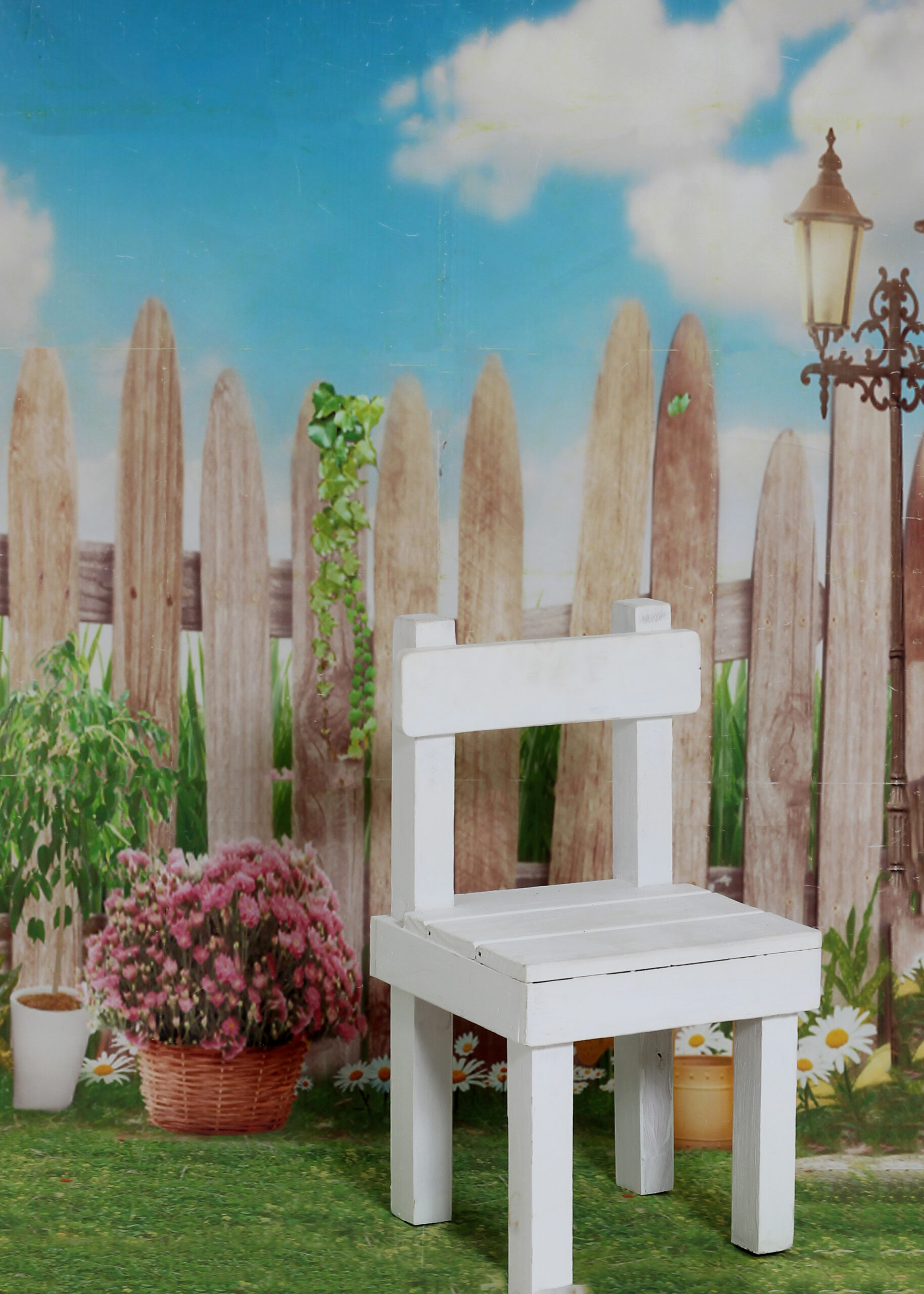 BACKDROP_Picket fence & prop
